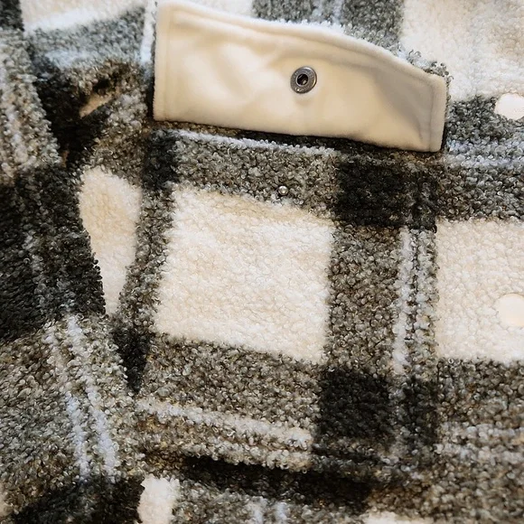 Abercrombie & Fitch Cropped Shacket Sherpa Plaid Teddy XS - Picture 14 of 17